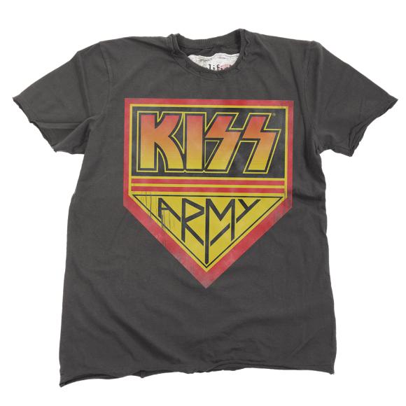 Amplified Kiss T-shirt
