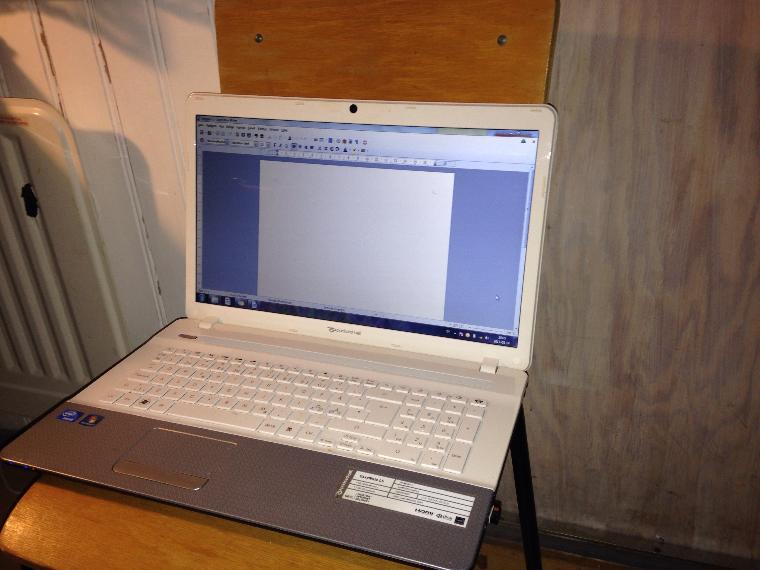 Bärbar Dator Laptop, 17", 1.6 Ghz, 4/320 Gb